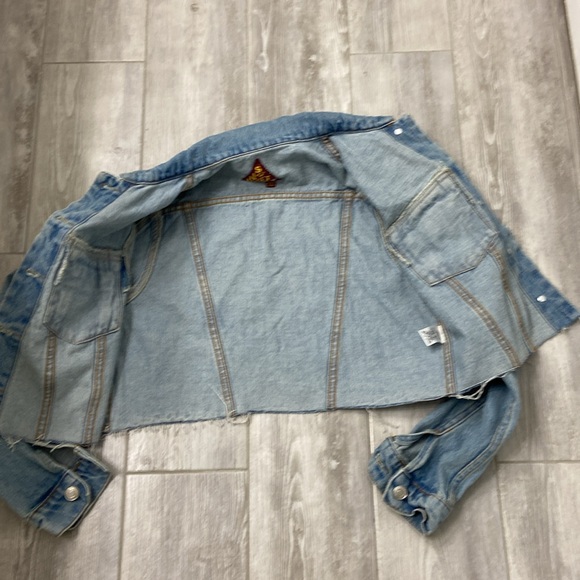 Signature 8 cropped jean jacket like new - Picture 6 of 10